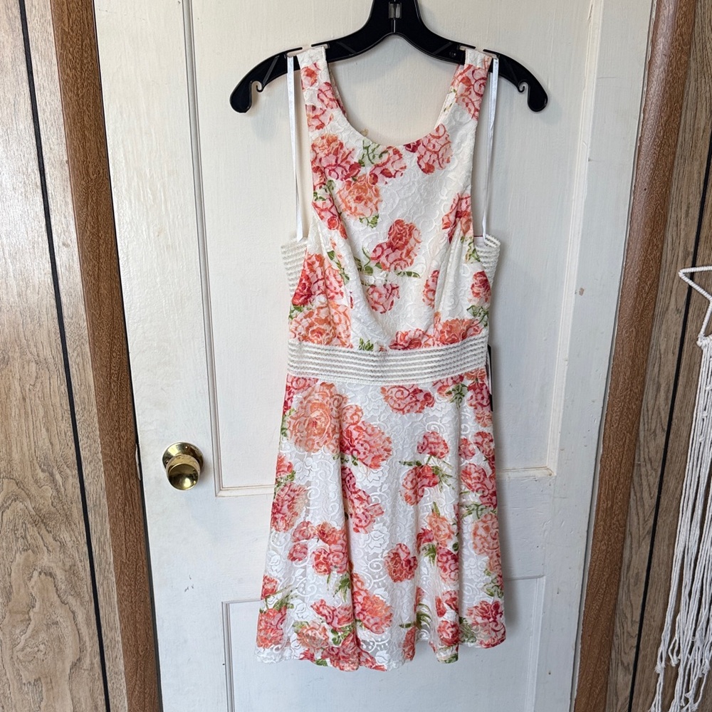 City Triangles White Dress with Coral Floral Print